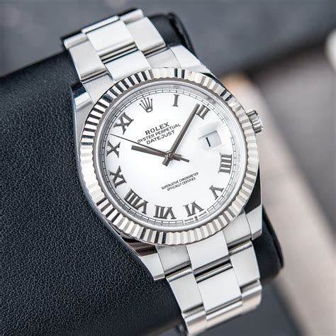 rolex datejust 41 fluted or smooth bezel